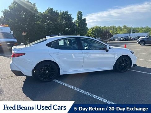 Used 2025 Toyota Camry SE FWD image 5