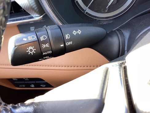 Used 2021 Toyota Highlander Platinum AWD/4WD image 35