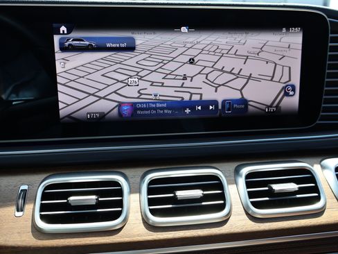 Used 2025 Mercedes-Benz GLE 350 4MATIC image 37