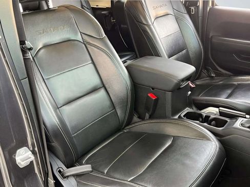 Used 2020 Jeep Wrangler Unlimited Sahara w/ Uconnect 4C Nav & Sound Group AWD/4WD image 27