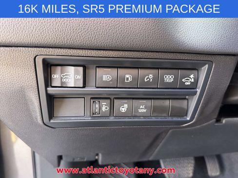 Used 2024 Toyota Sequoia SR5 w/ SR5 Premium Package AWD/4WD image 26