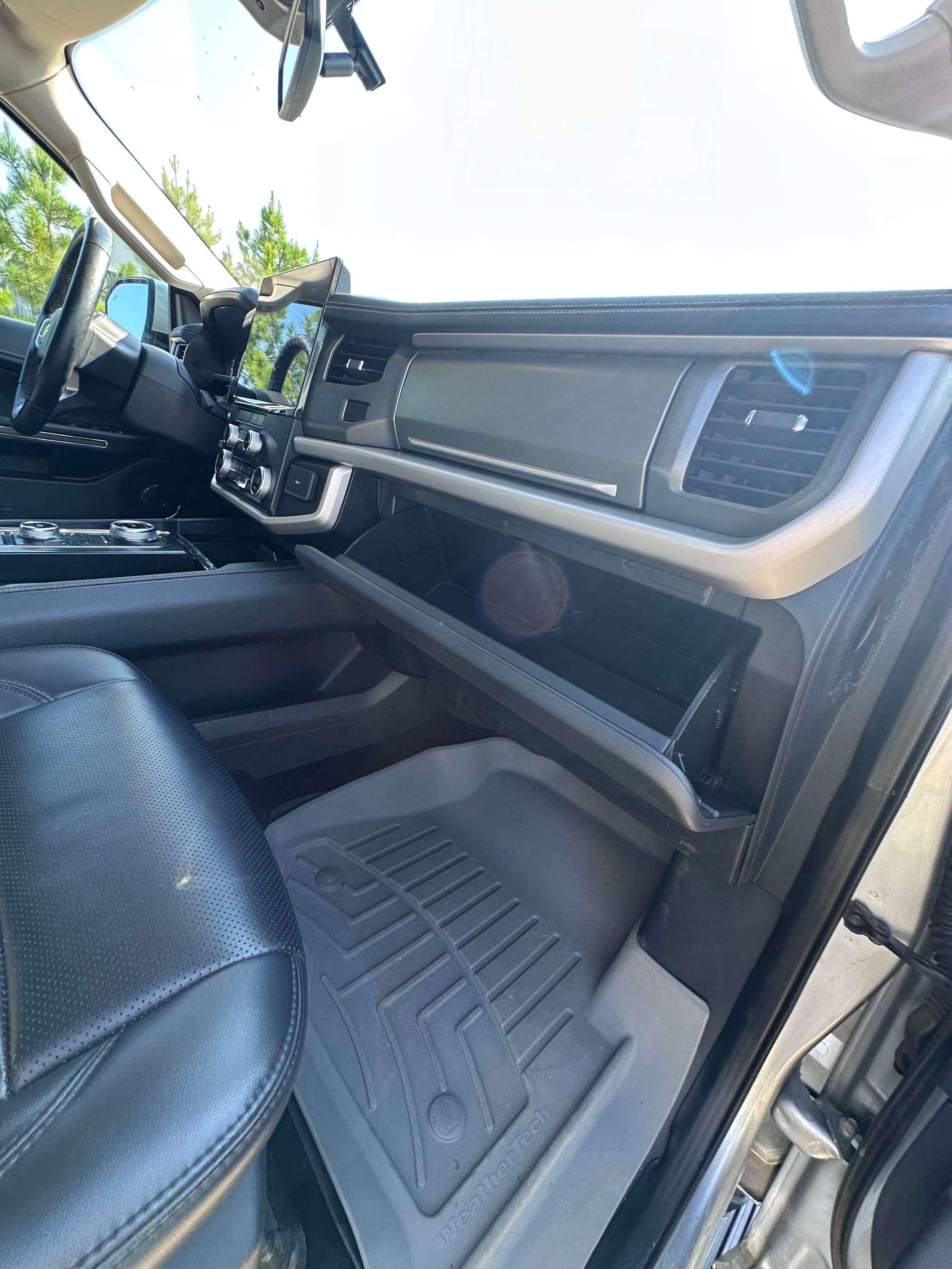 Used 2023 Ford Expedition XLT AWD/4WD image 26