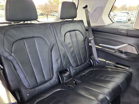 Used 2021 BMW X7 xDrive40i w/ Premium Package image 21