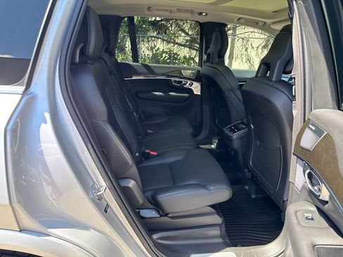 Used 2018 Volvo XC90 T6 Momentum w/ Convenience Package AWD/4WD image 10