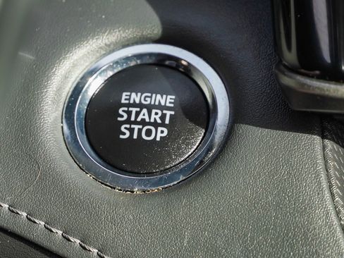 Used 2022 Toyota Highlander XLE image 39