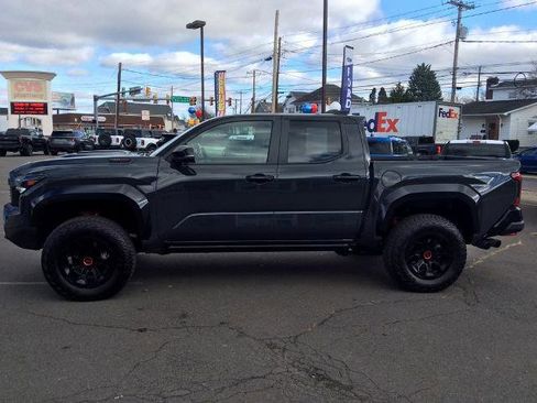 Used 2025 Toyota Tacoma TRD Pro image 8