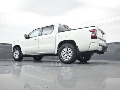 Used 2022 Nissan Frontier SV w/ SV Premium Package AWD/4WD image 27