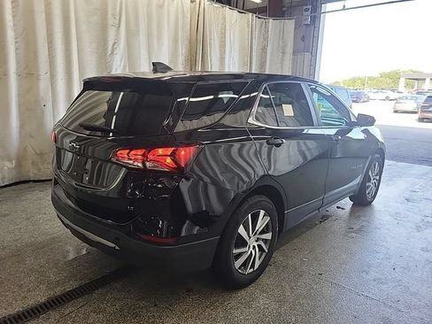 Used 2023 Chevrolet Equinox LT FWD image 2