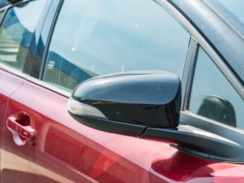 Used 2019 Toyota C-HR Limited FWD image 14