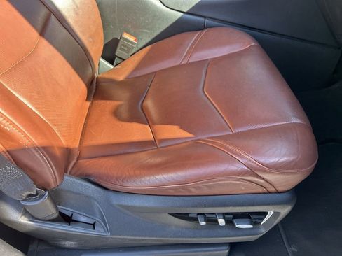 Used 2019 Cadillac Escalade ESV Premium Luxury image 41