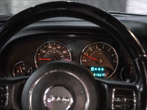 Used 2018 Jeep Wrangler Unlimited Sport S AWD/4WD image 19