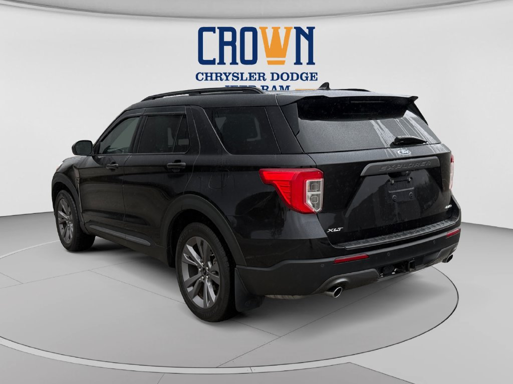 Used 2021 Ford Explorer XLT w/ Equipment Group 202A AWD/4WD image 5