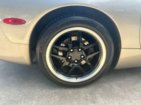 Used 1998 Chevrolet Corvette Convertible w/ Performance Handling Pkg image 22