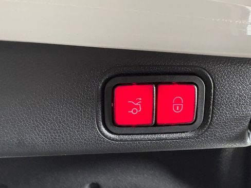 Used 2019 Mercedes-Benz E 63 AMG S image 32