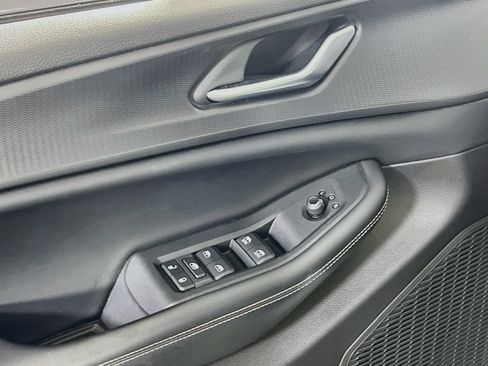 Used 2023 Jeep Grand Cherokee L Laredo AWD/4WD image 17