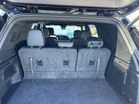 Used 2025 Chevrolet Traverse LT AWD/4WD image 12