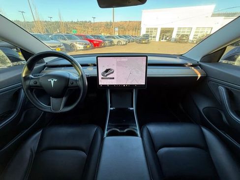 Used 2018 Tesla Model 3 Long Range image 12