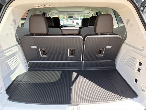 New 2026 GMC Acadia Denali w/ Super Cruise Package FWD image 22