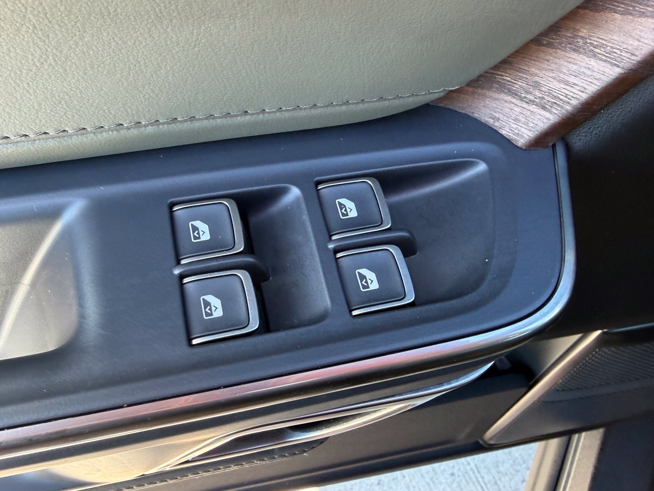 Used 2023 Rivian R1T Adventure Quad AWD/4WD image 23