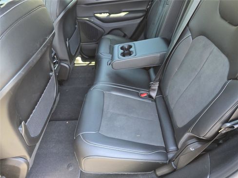 New 2025 Jeep Grand Cherokee Altitude AWD/4WD image 16