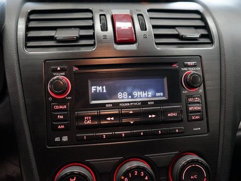 Used 2014 Subaru Crosstrek 2.0i Premium image 31