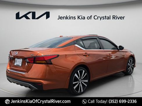 Used 2021 Nissan Altima 2.5 SR w/ SR Premium Package FWD image 7