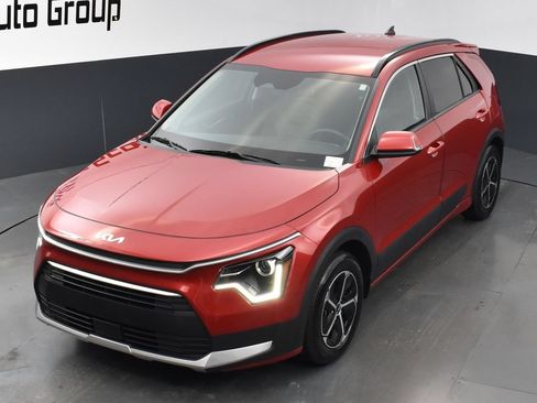 Used 2025 Kia Niro EX FWD image 9