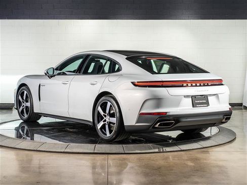 New 2026 Porsche Panamera 4 image 3