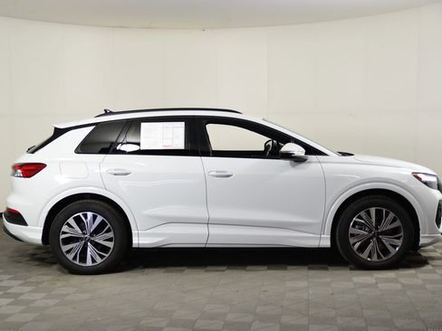 Certified 2025 Audi Q4 e-tron Premium w/ Convenience Package image 7