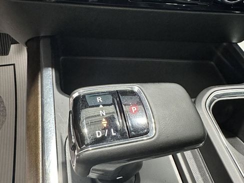 Used 2024 Chevrolet Silverado 1500 High Country w/ High Country Premium Package AWD/4WD image 15