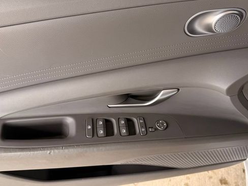 Used 2023 Hyundai Elantra SEL w/ Cargo Package FWD image 25