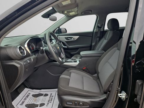 Used 2025 Chevrolet Blazer LT FWD image 9