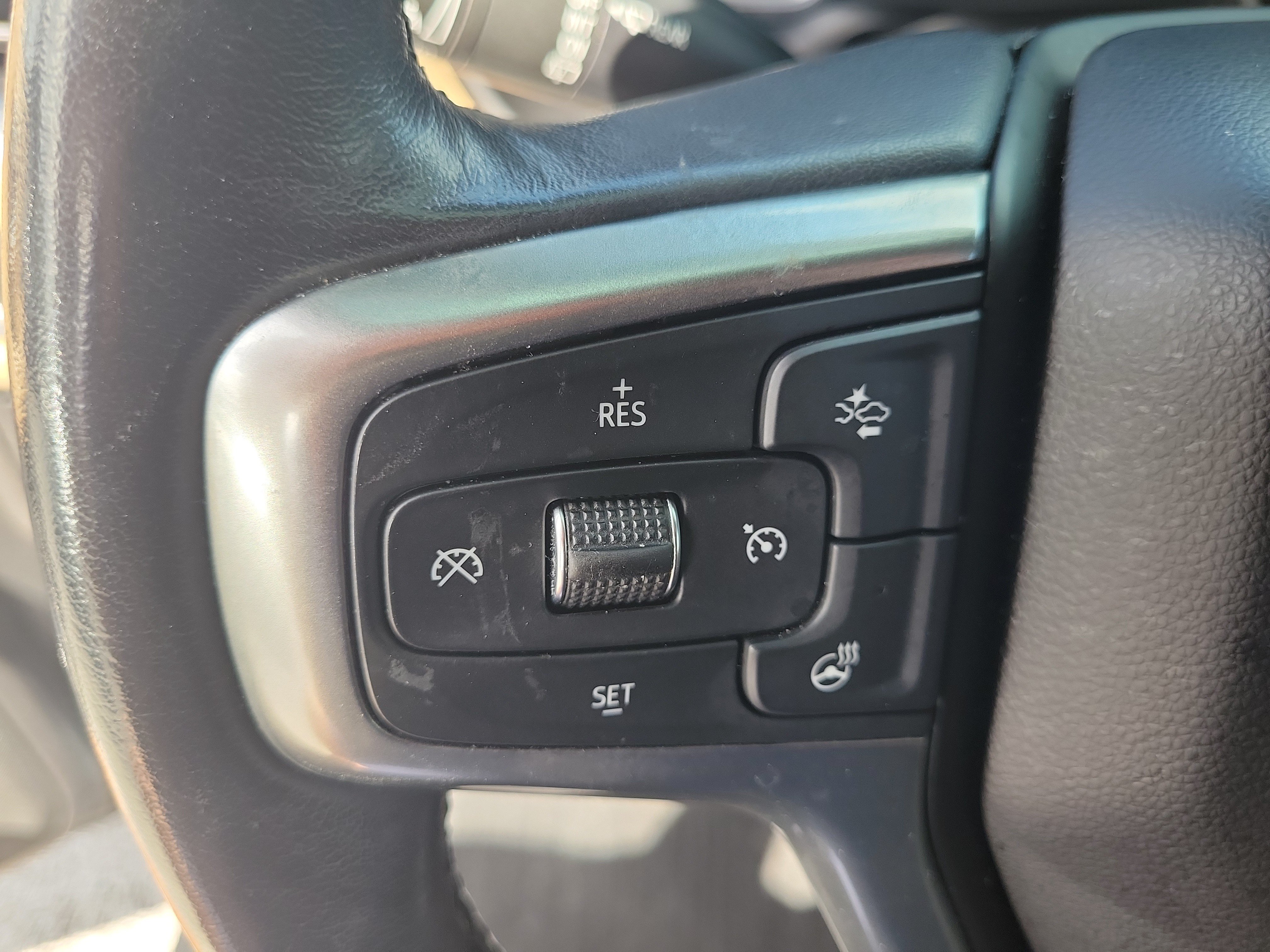 Used 2021 Chevrolet Tahoe Premier w/ Premium Package AWD/4WD image 19
