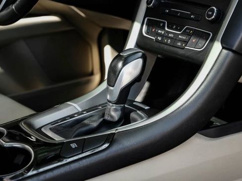 Used 2016 Ford Fusion SE w/ Equipment Group 502A image 29