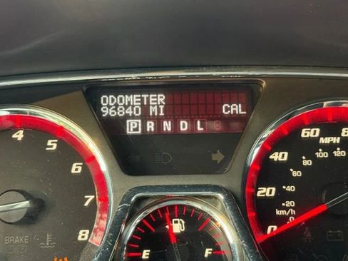 Used 2016 GMC Acadia SLE image 16