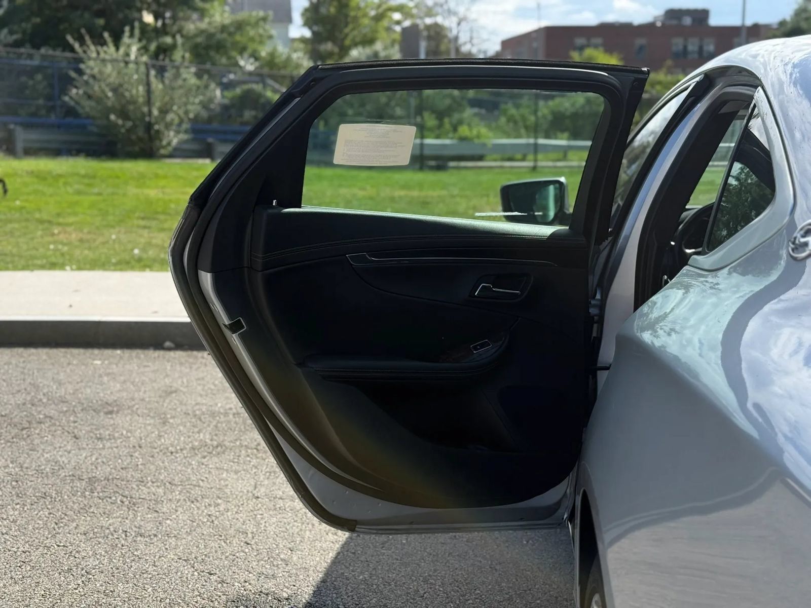 Used 2014 Chevrolet Impala LTZ FWD image 12