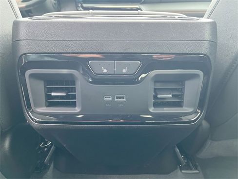 Used 2024 GMC Sierra 2500 AT4 w/ AT4 Preferred Package image 21