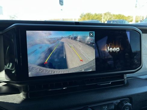 Used 2024 Jeep Wrangler Willys image 22