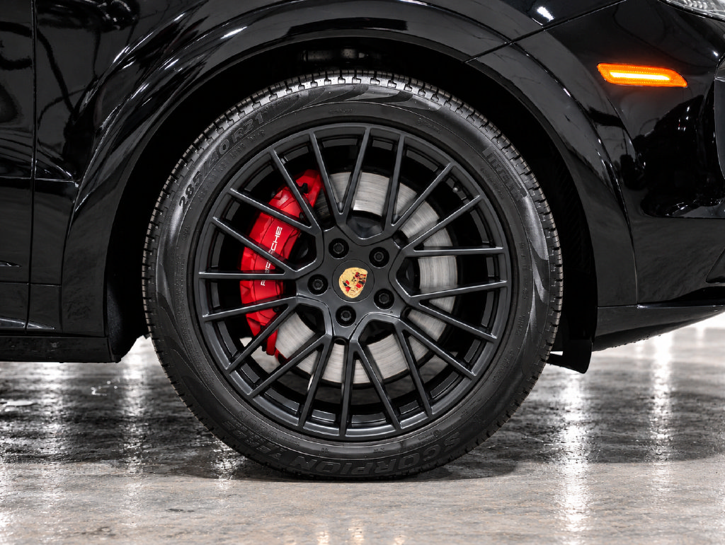 Used 2021 Porsche Cayenne GTS AWD/4WD image 41