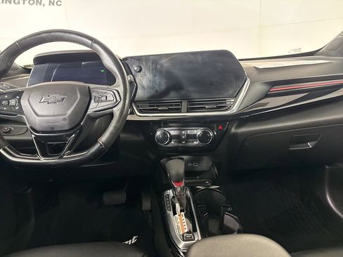 Used 2025 Chevrolet Trax RS w/ Driver Confidence Package image 19