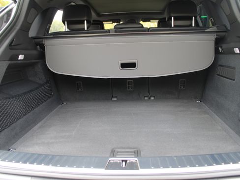 Certified 2025 Porsche Cayenne AWD/4WD image 37