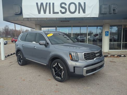Used 2023 Kia Telluride S image 1
