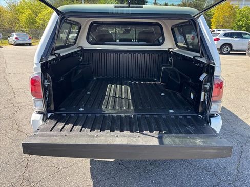Used 2022 Toyota Tacoma TRD Sport AWD/4WD image 26