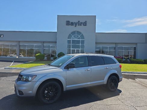 Used 2019 Dodge Journey SE w/ Connectivity Group image 1