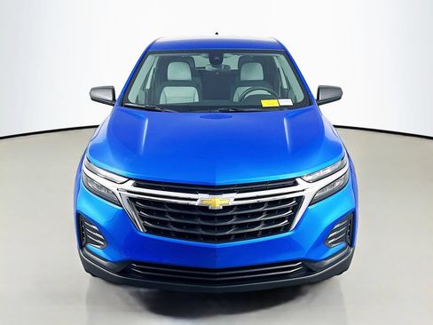 Used 2024 Chevrolet Equinox LS w/ LS Convenience Package FWD image 2