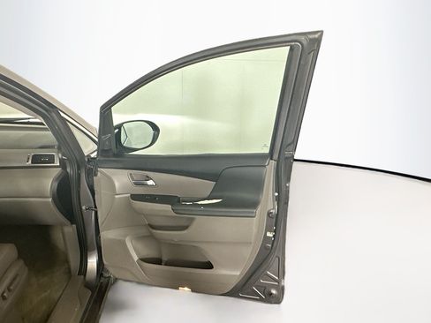 Used 2015 Honda Odyssey Touring image 31