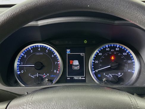 Used 2019 Toyota Highlander LE image 19