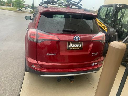Used 2018 Toyota RAV4 Limited w/ Advanced Technology Package AWD/4WD image 4