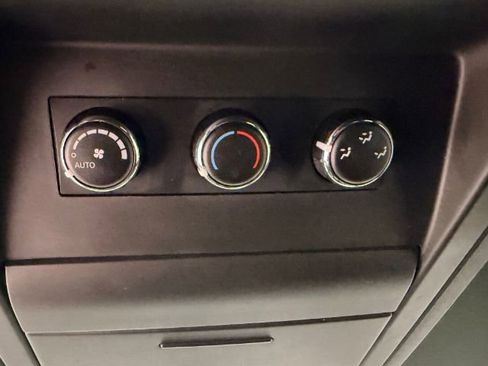 Used 2016 Dodge Grand Caravan R/T image 18