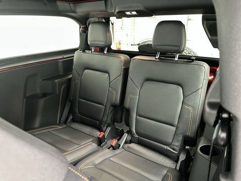 Used 2024 Ford Bronco Badlands image 10